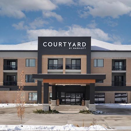 Courtyard Уосо Екстериор снимка
